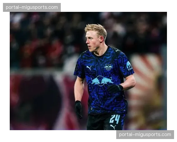 RB莱比锡官方宣布与20岁中场核心施拉格尔完成续约，违约金条款被移除。