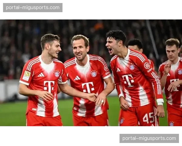 美因茨老将终场前点球绝平，赛后与家人看台相拥